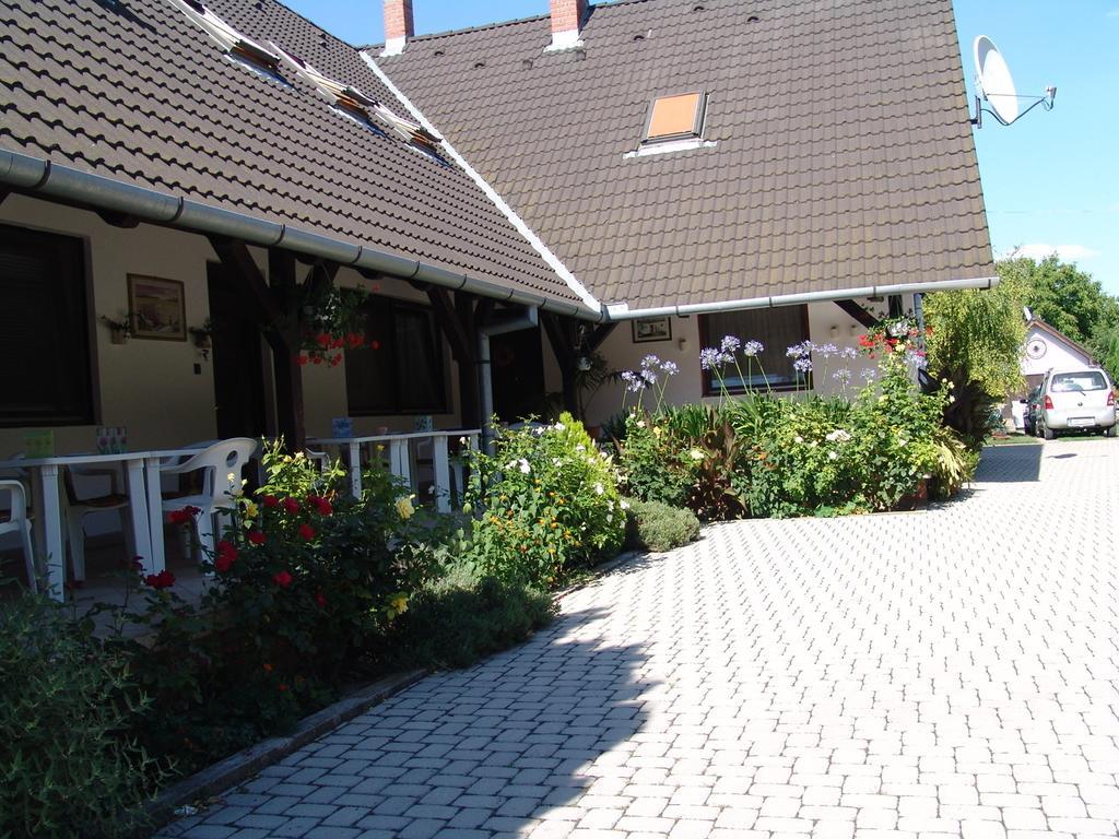 Eifert Haz Bed & Breakfast Balatongyorok Room photo